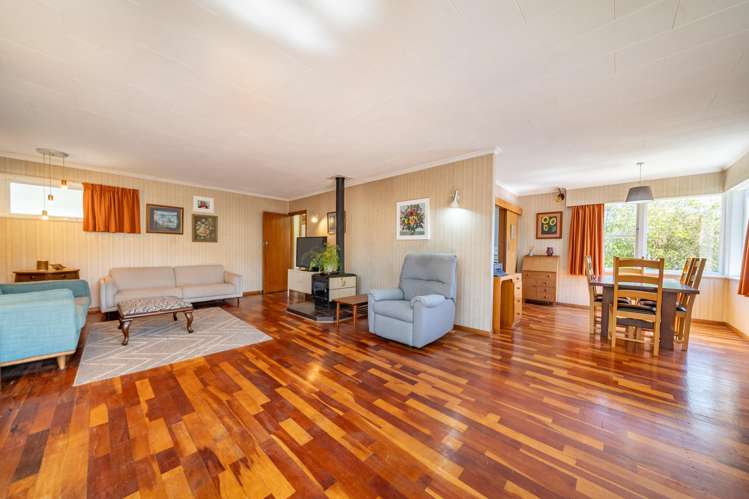 8 Ruru Crescent Heretaunga_10