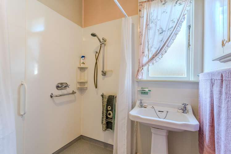 156 Surrey Street Saint Clair_11