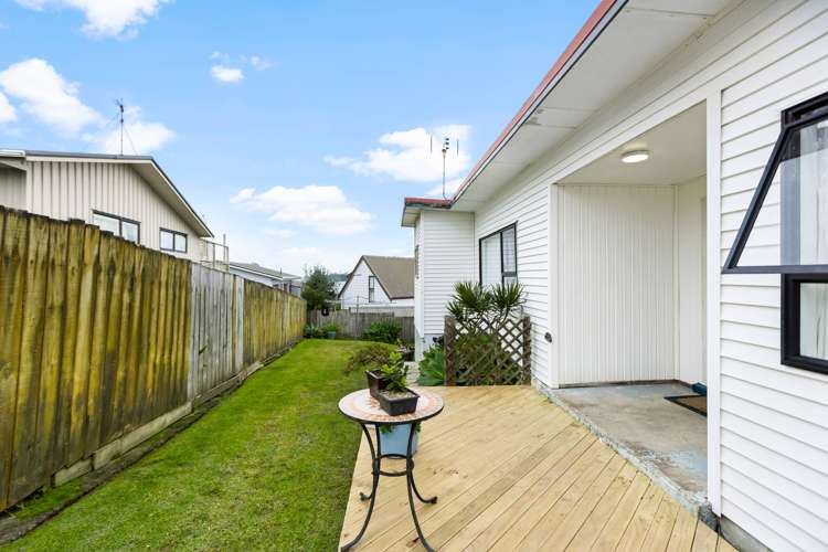 23 Melandra Road Stanmore Bay_10