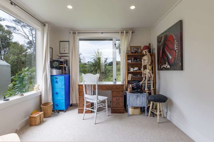 16 La Trobe Track Karekare_32