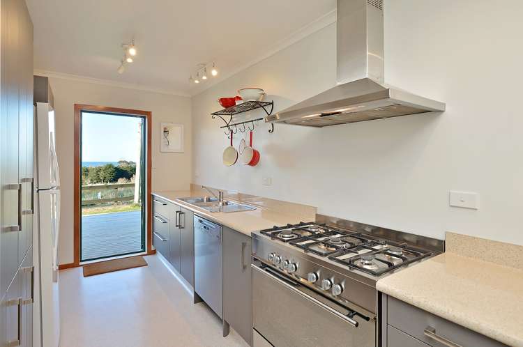 224 Riversdale Road Riversdale Beach_10