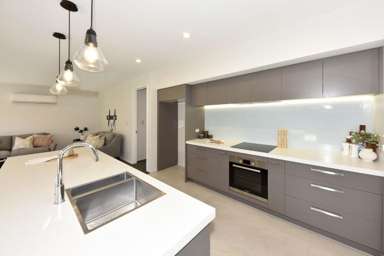 12 Azara Way_4