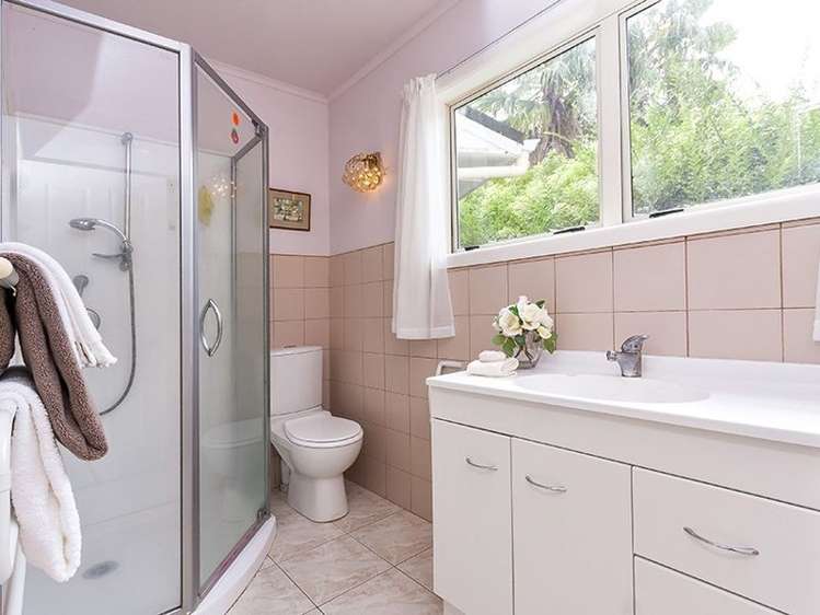 90 Beach Road Mellons Bay_9