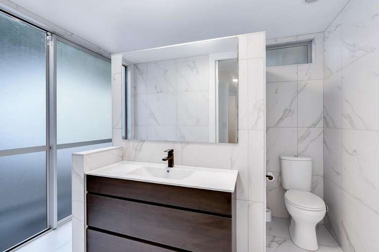 370A River Road 1055_10