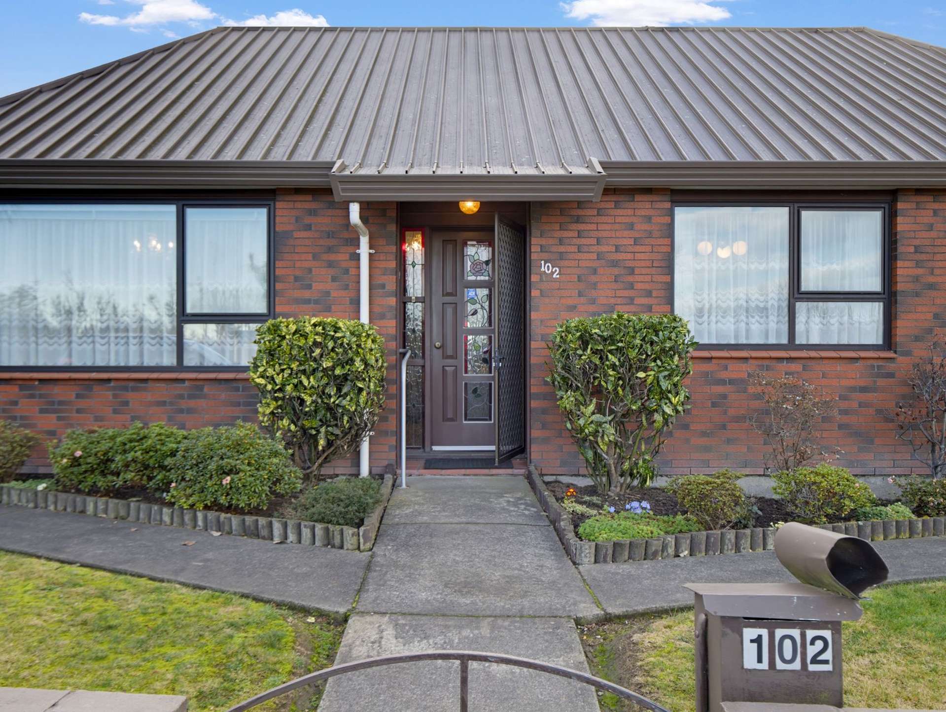 1/102 Lake Terrace Road Burwood_0