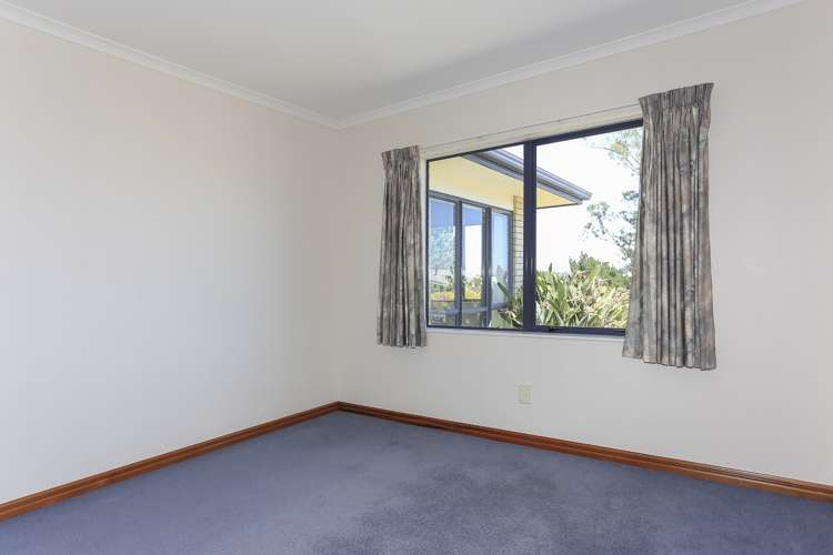 24 Brackenburn Drive Ohauiti_9