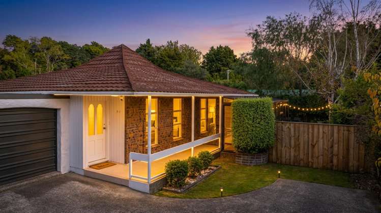 2/54 Heretaunga Square Silverstream_19