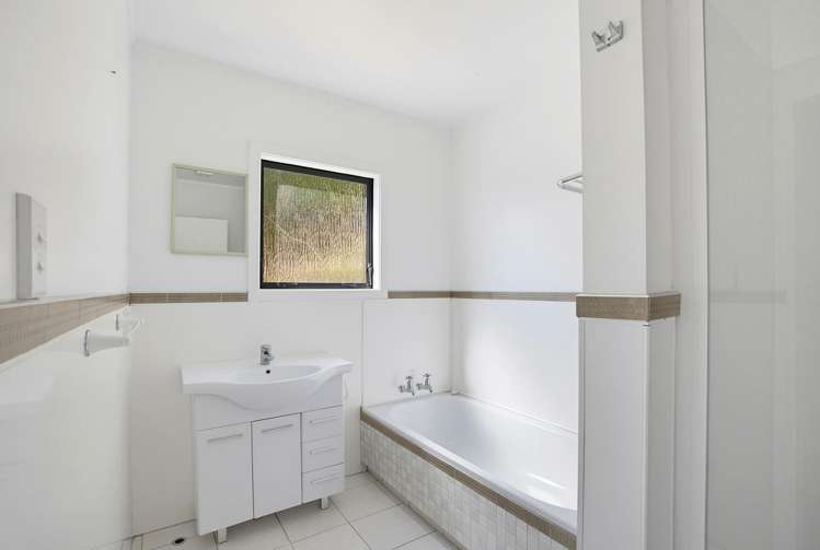 27 Eskdale Road Papakowhai_16