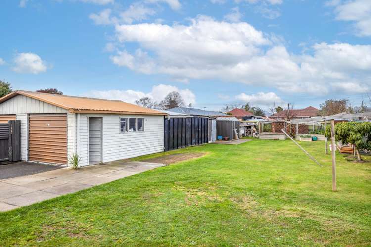 25 Avro Crescent Hornby_11