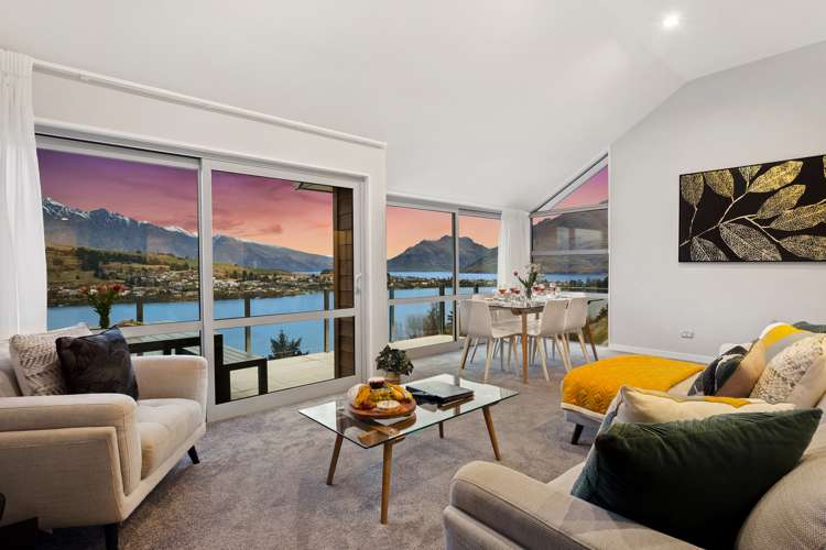 1/11 Gum Lane Queenstown_12