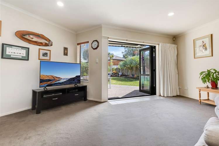 37 Stewart Gibson Place_3