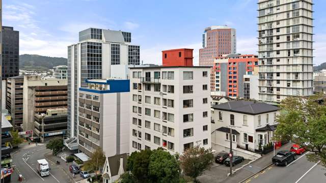 CITY FRINGE LIVING - GARAGE INCLUDED