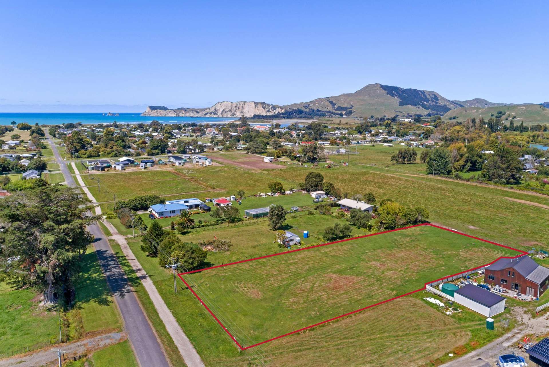 60 Banks Street Tolaga Bay_0