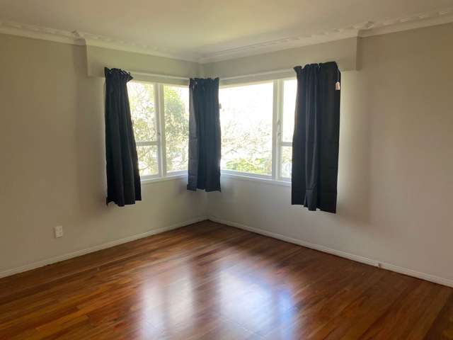 2/1 Churchill Avenue Manurewa_4