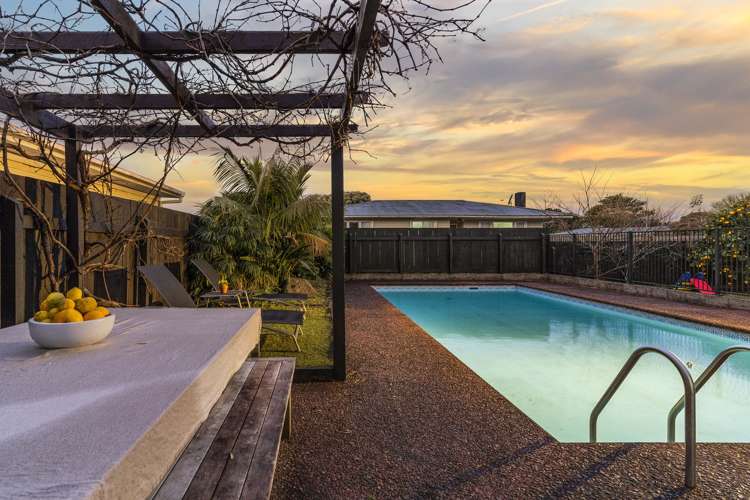 11 Montmere Avenue Te Atatu Peninsula_22