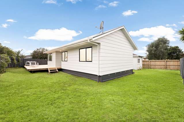 2/7 Rewarewa road Te Atatu Peninsula_3