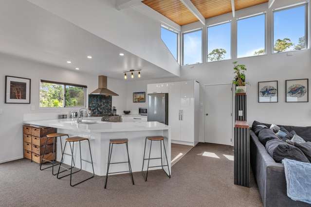 104 Memorial Drive Parahaki_2