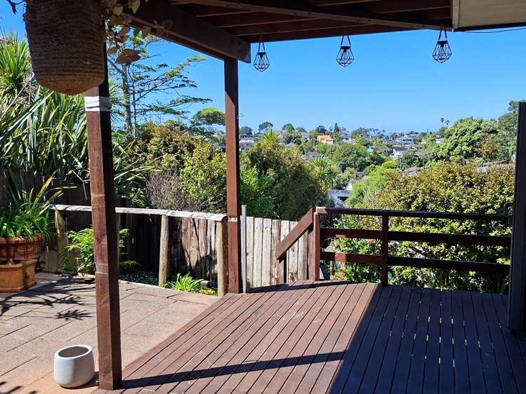2/989 Beach Road Torbay_1