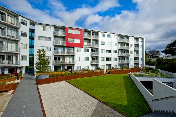 202a/130 Anzac Street Takapuna_15