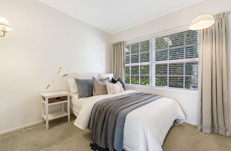 8 Pleasant Place Mellons Bay_5