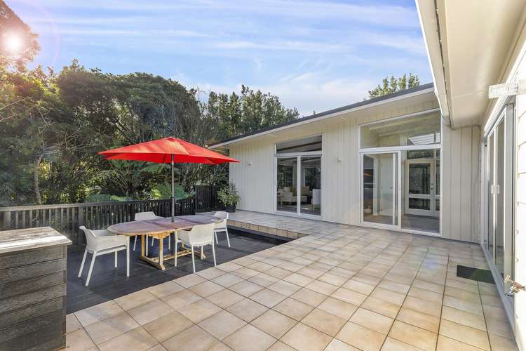 100 Larsen Crescent Tawa_10