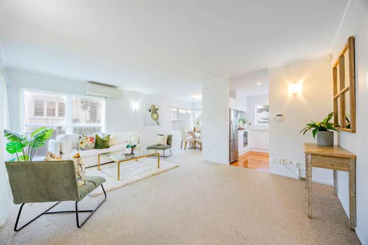 2/6 Northcote Road Takapuna_2