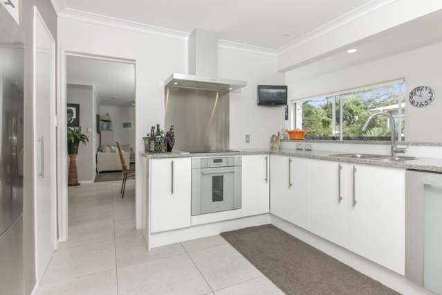48a Marine Parade Mellons Bay_4