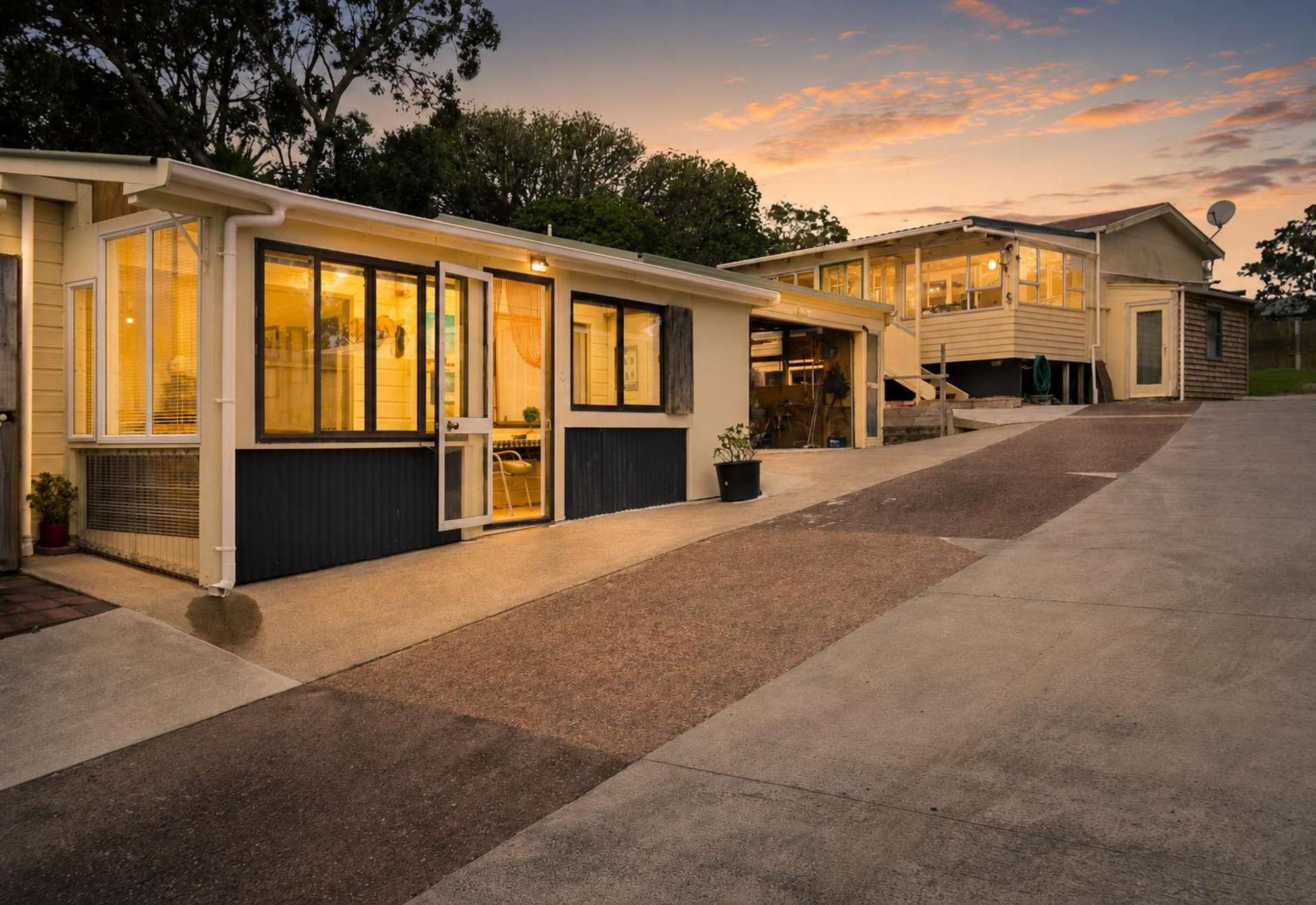 4 Brian Crescent Stanmore Bay_0