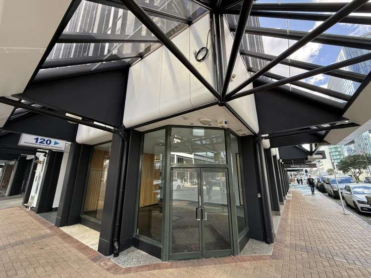 Shop 1/120 Featherston Street_0