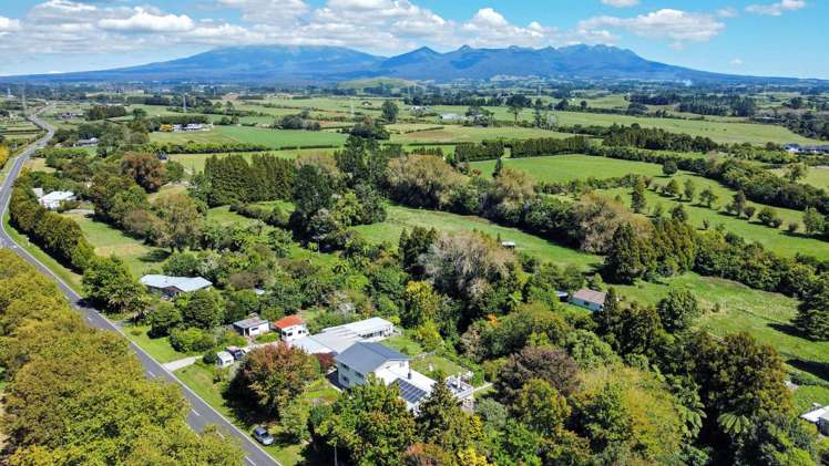 1324 Egmont Road Egmont Village_32