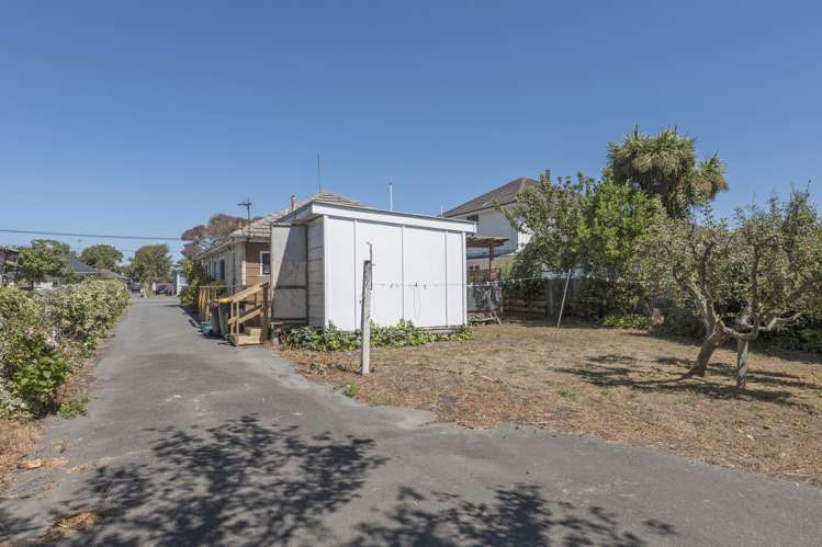 235 Breezes Road Aranui_13