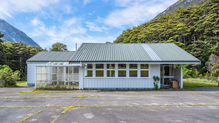 71 School Terrace Arthur's Pass_7