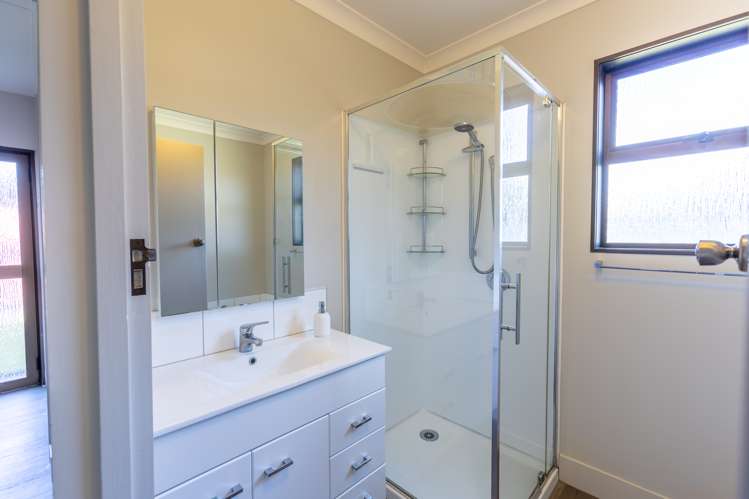 42 Spriggs Crescent Greenmeadows_12