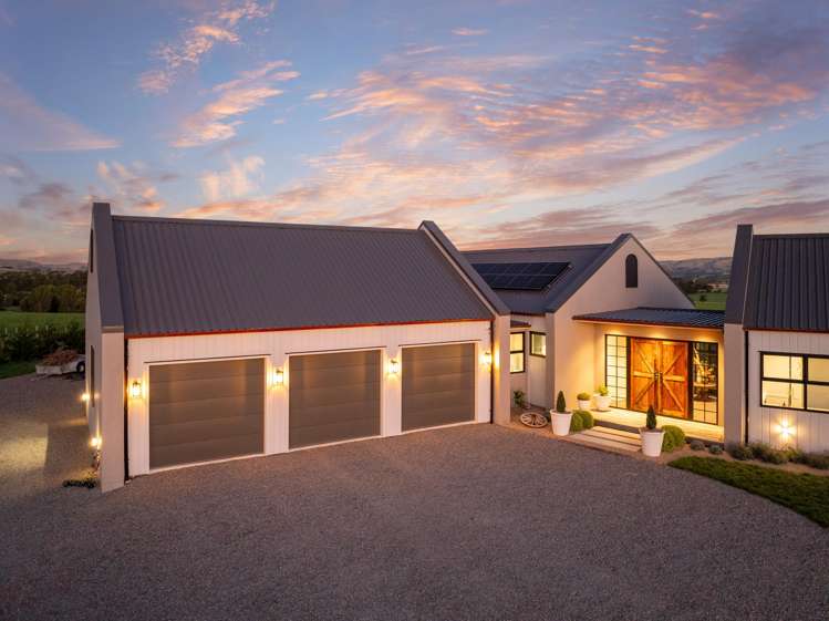 83 Charles Robert Drive Kahutara_41