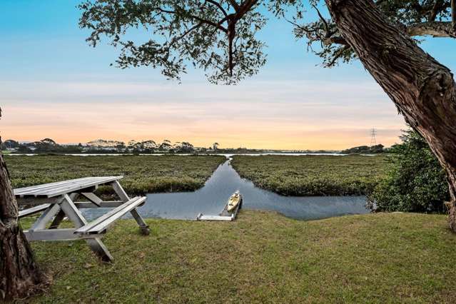 Hidden Waterfront Paradise with Boat Ramp & Jetty