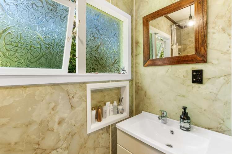 235 Ocean View Road Oneroa_16