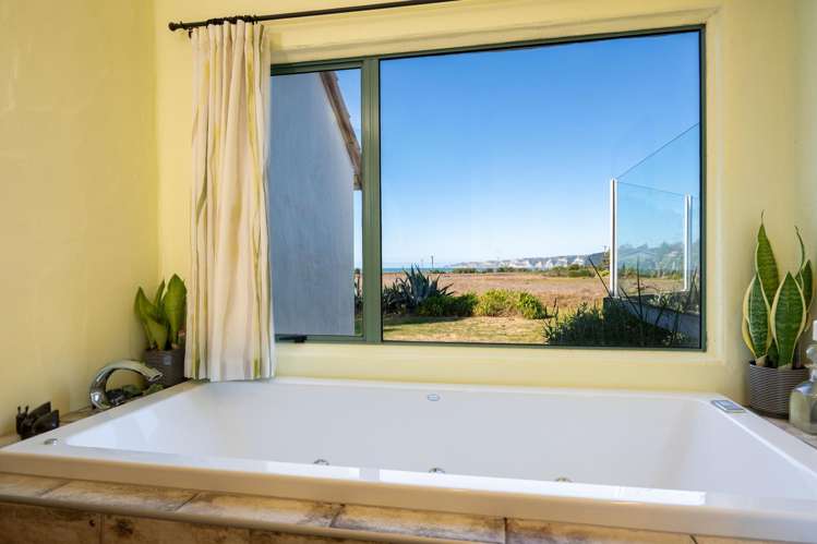 148 Clifton Road Te Awanga_16
