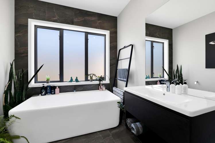 17 Honeyfield Drive Whalers Gate_27