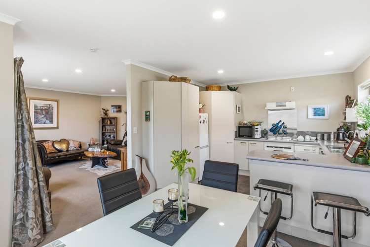 12/17 Redwood Close Paraparaumu_6