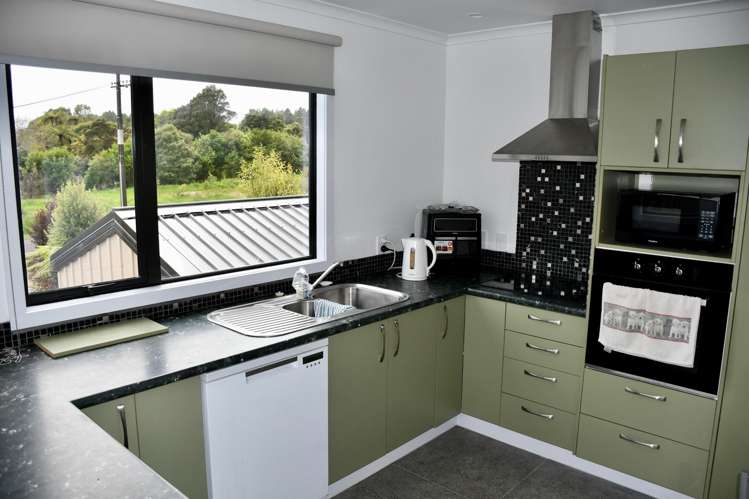 4 Horncastle Crescent Little Wanganui_8