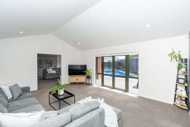 20 Merlin Close Huntington_11