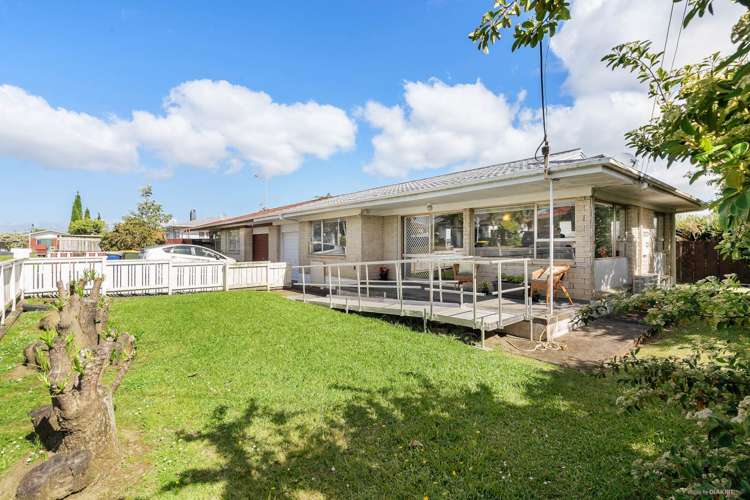 1/2 Strid Road Te Atatu South_0