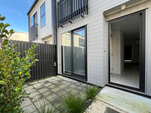 2/492A Richardson Road Mt Roskill_1