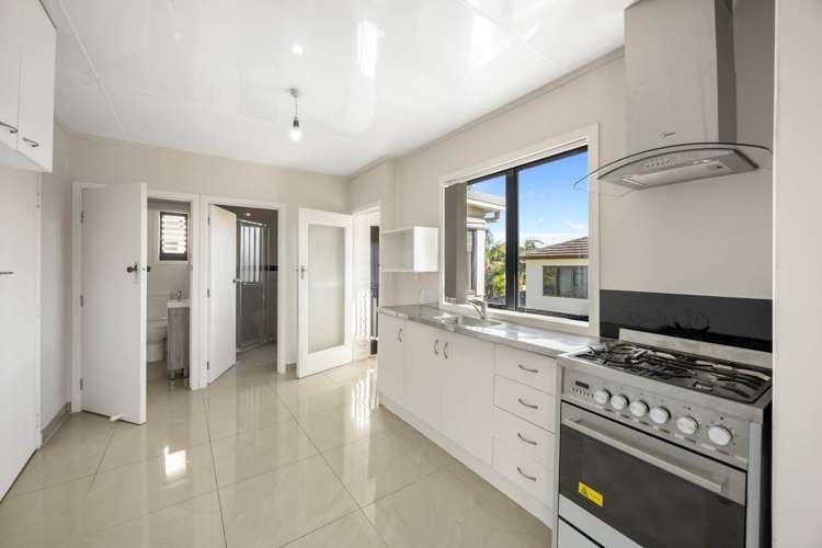 Titirangi Road Titirangi_3