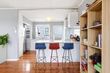 2/276 Rosebank Road_2