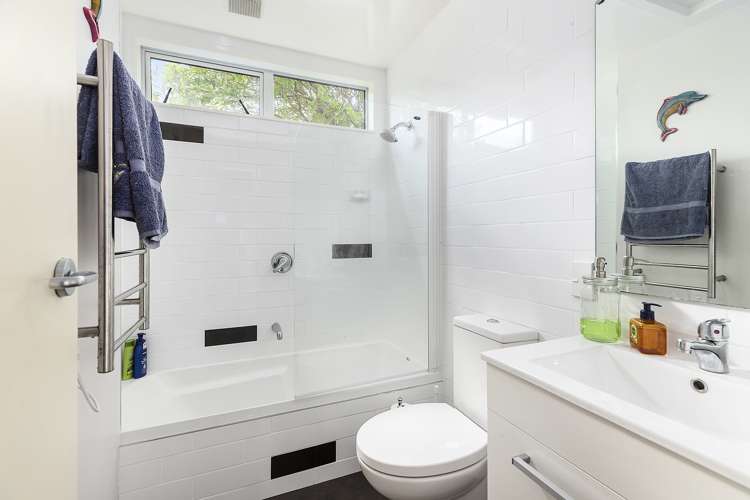 11 John Witton Drive Crofton Downs_9