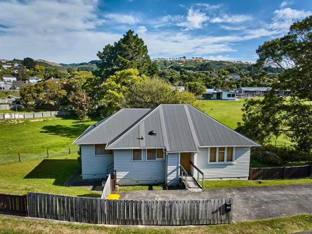 174 Mungavin Avenue Cannons Creek_1