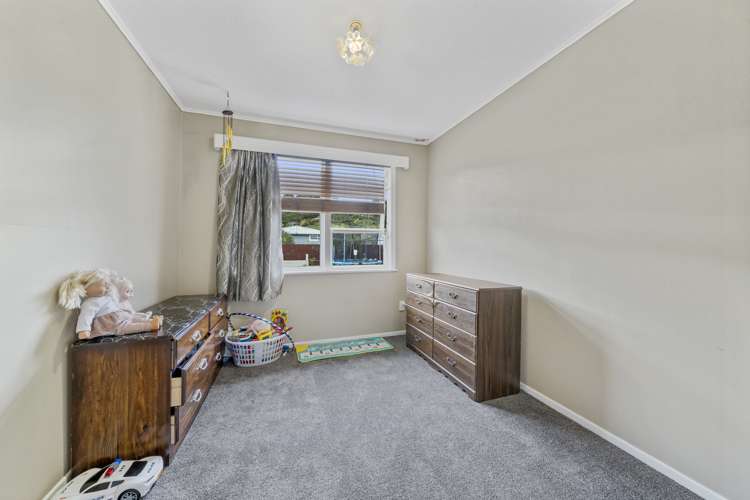 40 Momona Street Wainuiomata_11
