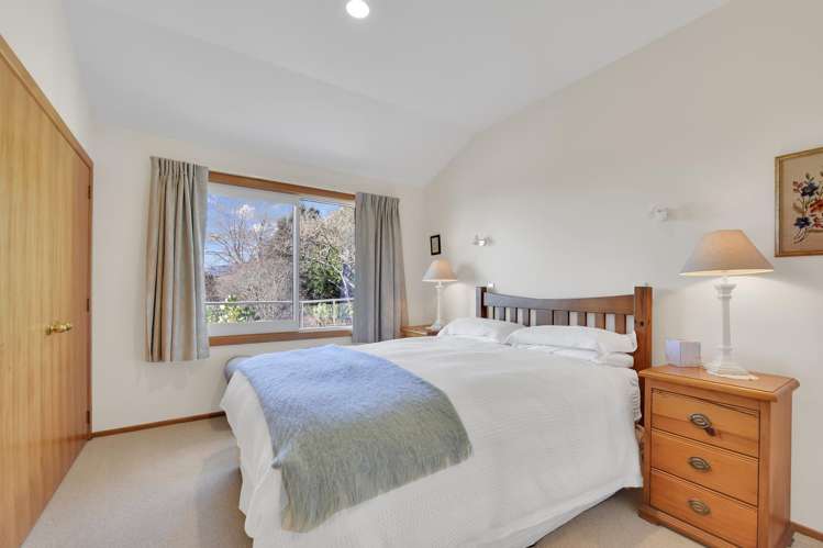 33 Valhalla Drive Richmond_11