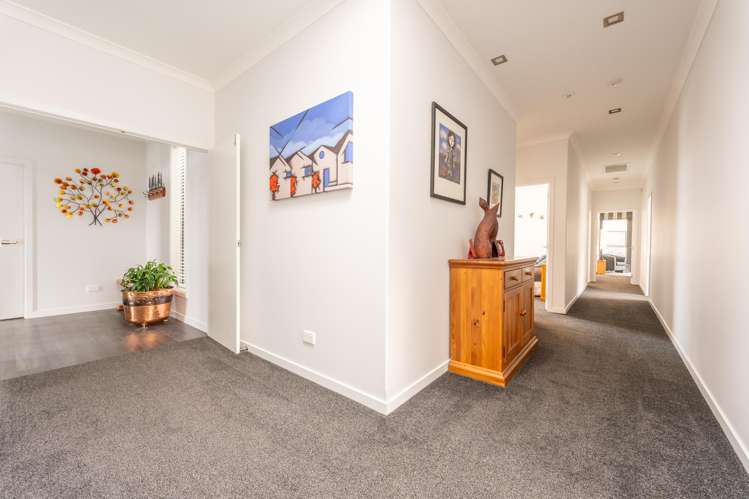 2 Meadowstone Street Gleniti_11